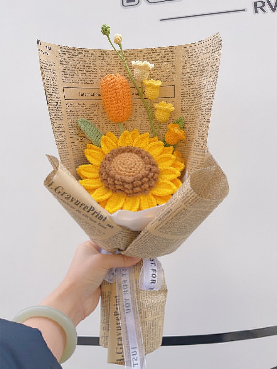 Crochet sunflower bouquet, handmade flowers Romantic Crocheted Double-Layer Sunflower Bouquet gift,Birthday/anniversary gift