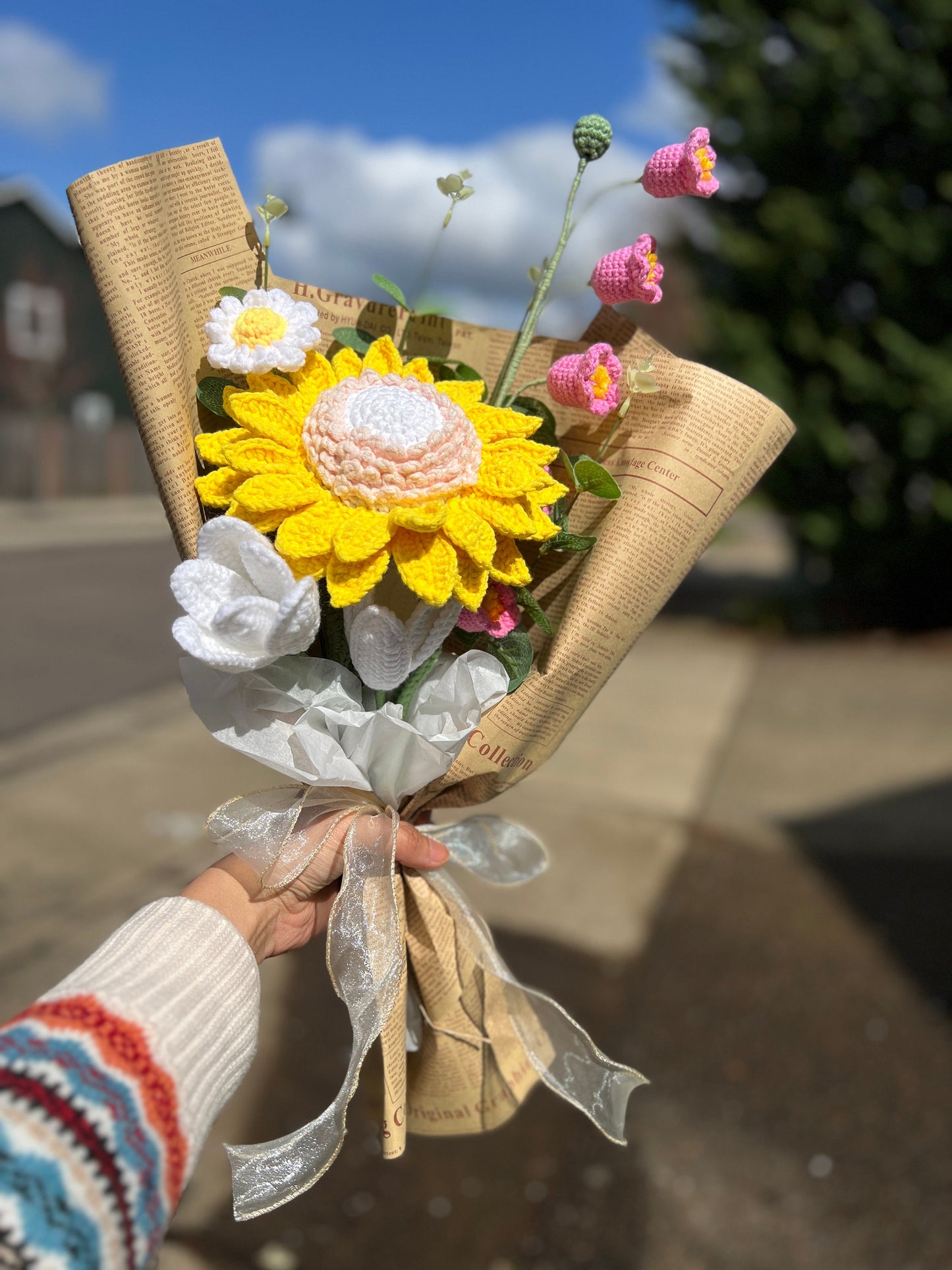 Crochet sunflower bouquet, handmade flowers Romantic Crocheted Double-Layer Sunflower Bouquet gift,Birthday/anniversary gift