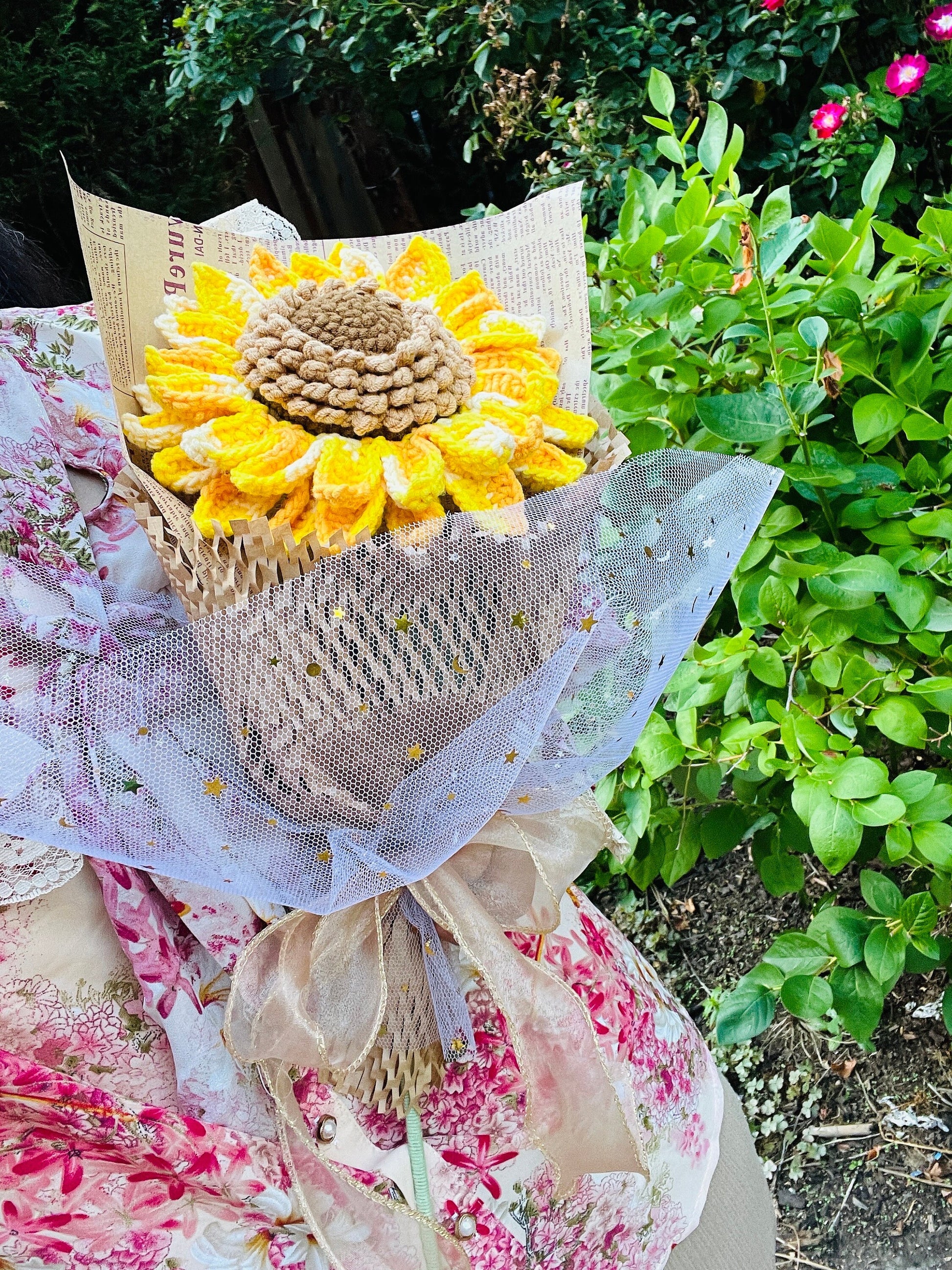 Crochet sunflower bouquet, double layer sunflower, handmade knitted gift, gift for mom, unique gift, special anniverary gift