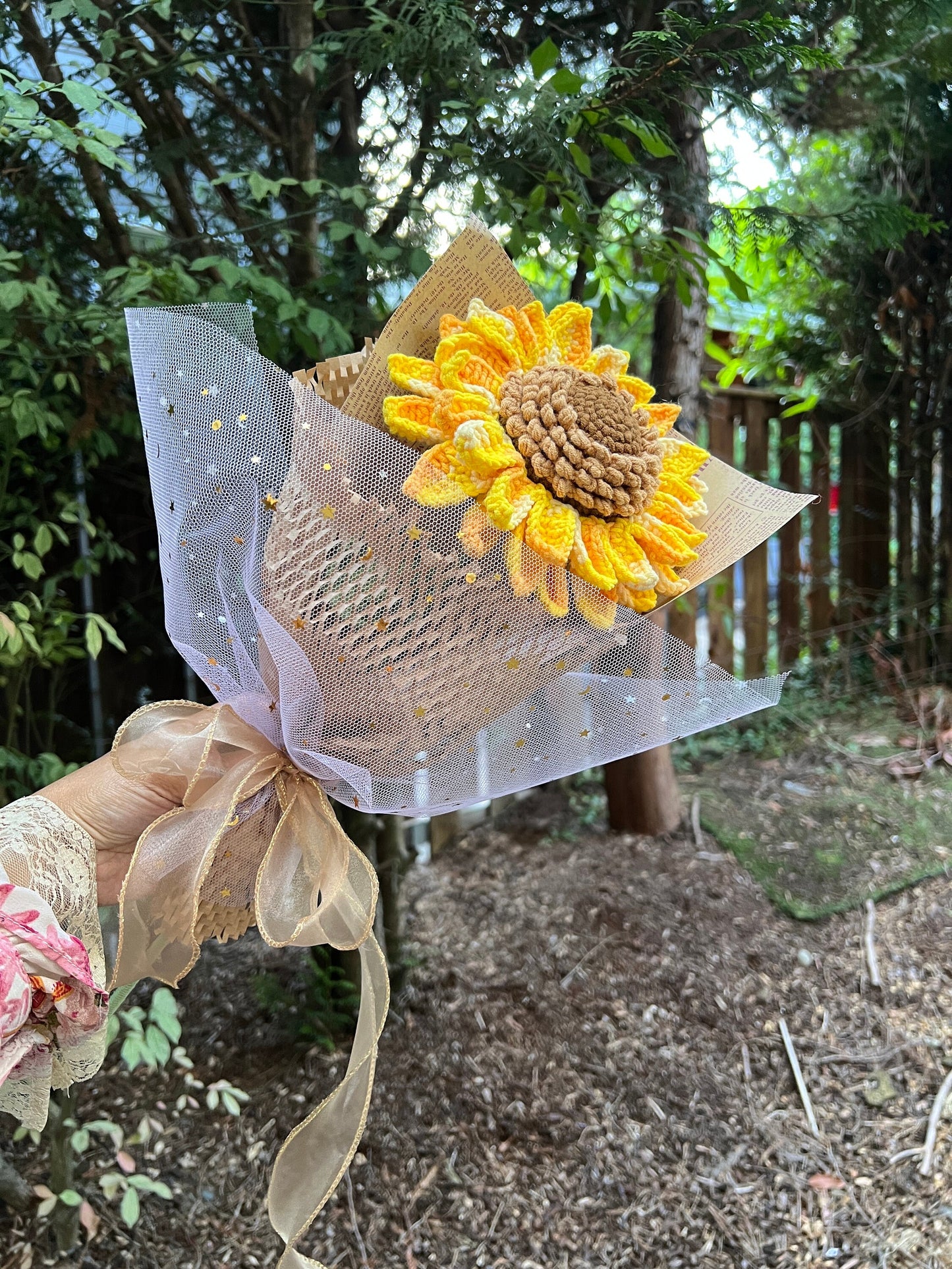 Crochet sunflower bouquet, double layer sunflower, handmade knitted gift, gift for mom, unique gift, special anniverary gift