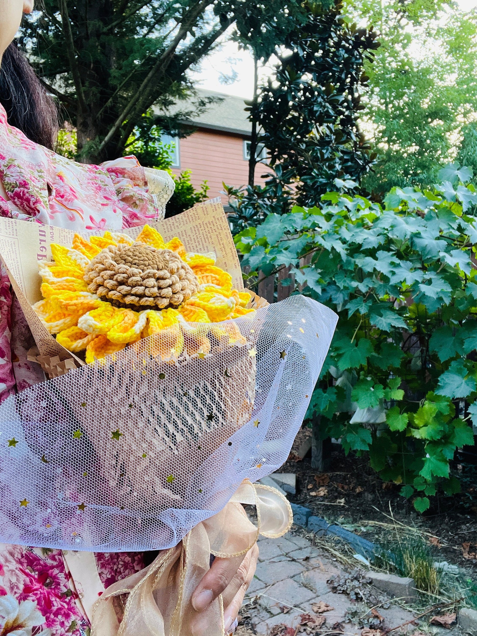 Crochet sunflower bouquet, double layer sunflower, handmade knitted gift, gift for mom, unique gift, special anniverary gift