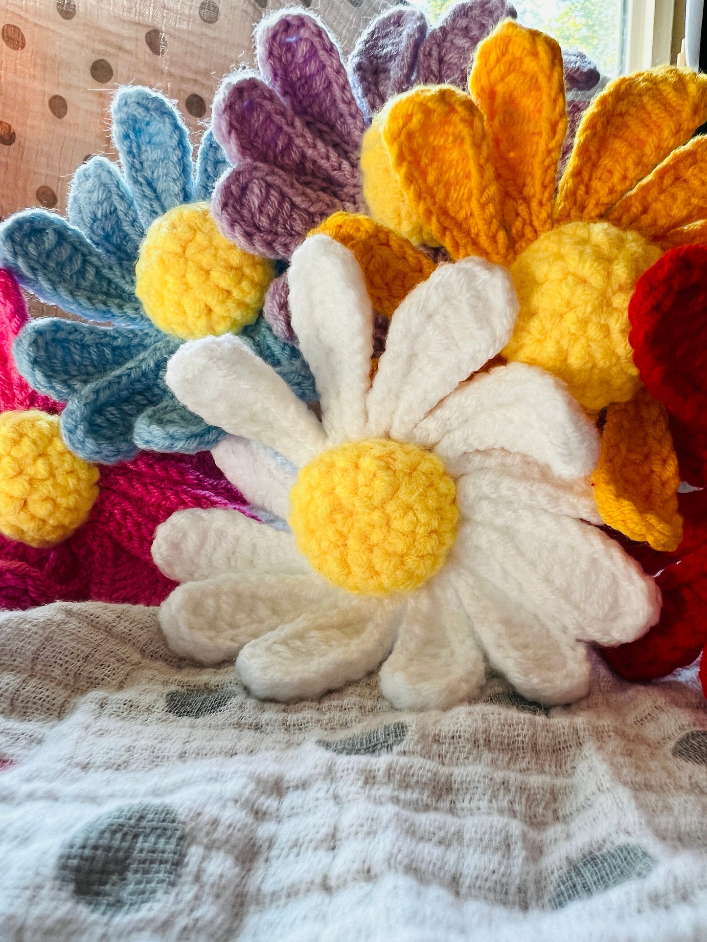 Crochet Daisy Bouquet, Rainbow Daisy Bunch, Crochet Floral Arrangement, Knitted flowers , Office Decor, Gift for Her, Thanksgiving gift