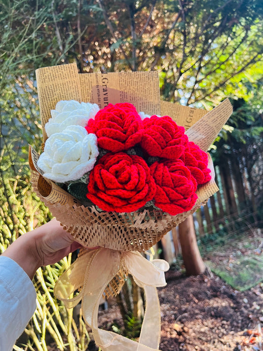 Crochet roses bouquets , Birthday/mother’s Day gift, gift for mom, gift for her, hand made flowers bouquets, special gift, anniversary gif