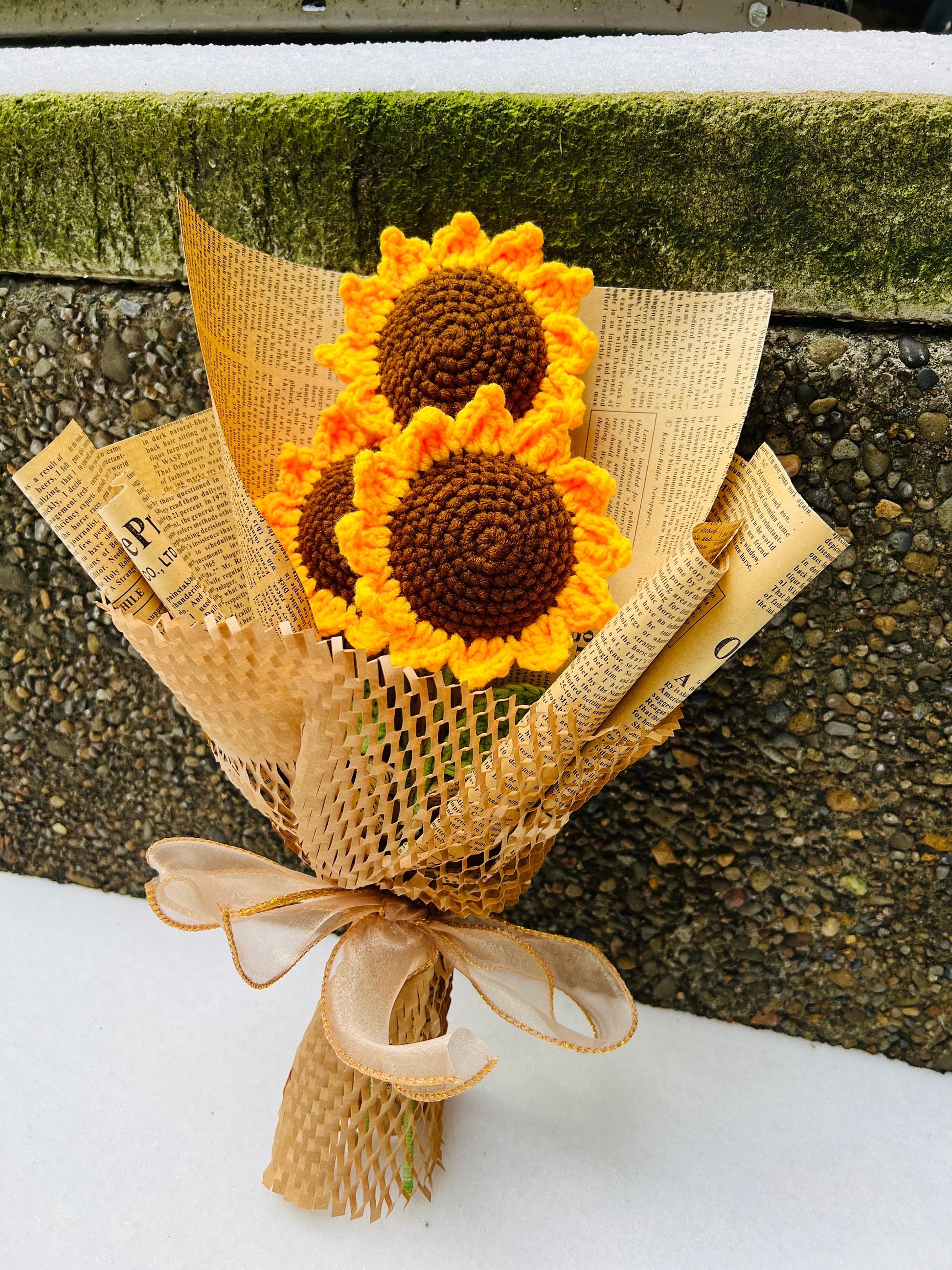 Handmade knitted Sunflower, Crochet Sunflower Bouquet, Birthday Gift,Gift for her, mom dad, friends,parents, anniversary gift