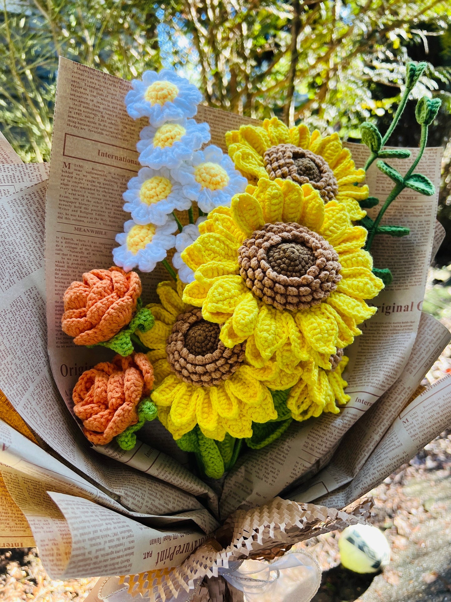 Crochet sunflower bouquet, handmade flowers Romantic Crocheted Double-Layer Sunflower Bouquet gift,Birthday/anniversary gift