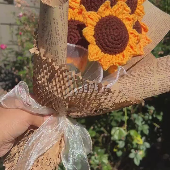 Handmade knitted Sunflower, Crochet Sunflower Bouquet, Birthday Gift,Gift for her, mom dad, friends,parents, anniversary gift