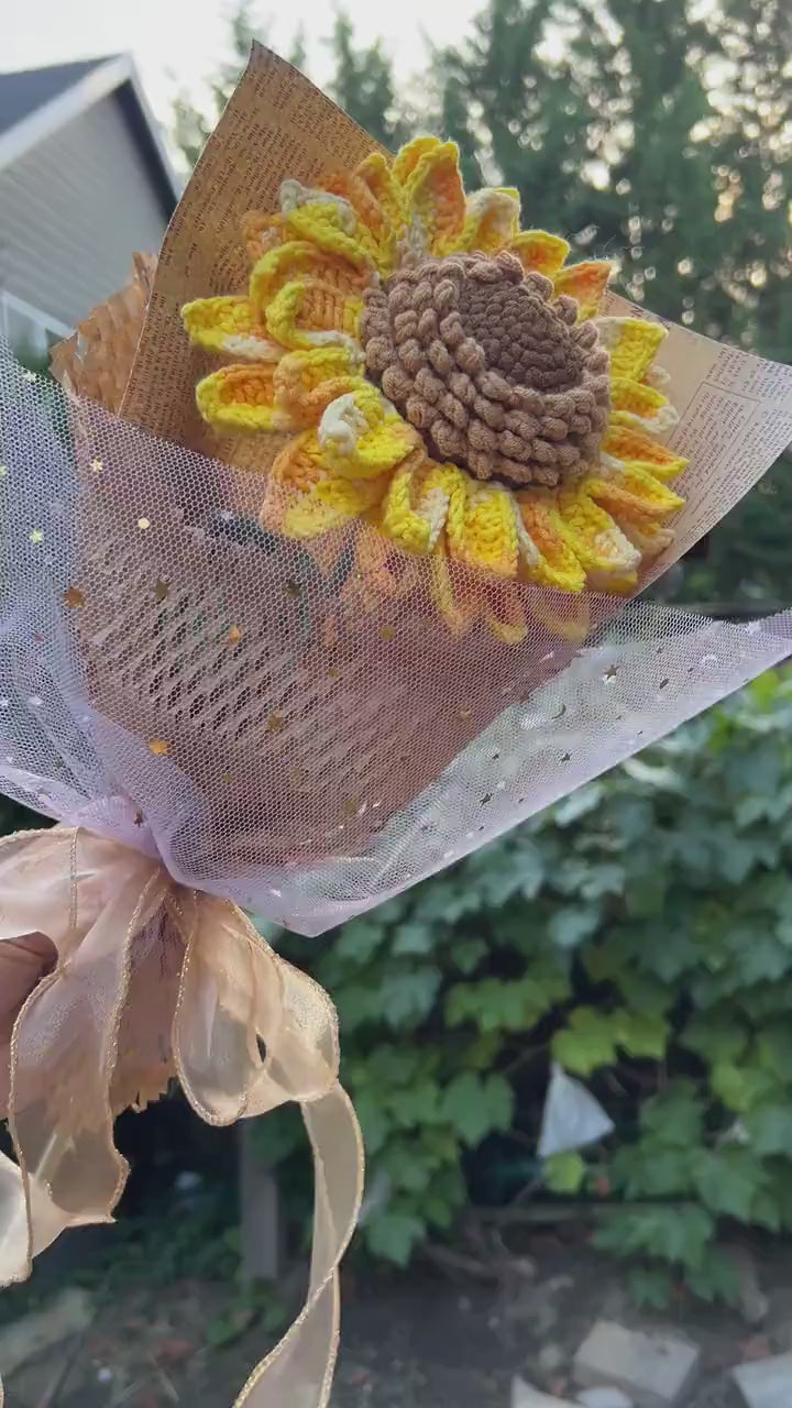 Crochet sunflower bouquet, handmade flowers Romantic Crocheted Double-Layer Sunflower Bouquet gift,Birthday/anniversary gift