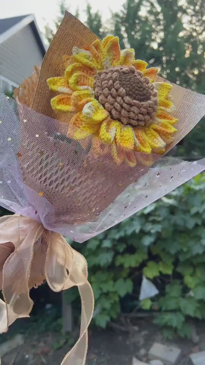 Crochet sunflower bouquet, double layer sunflower, handmade knitted gift, gift for mom, unique gift, special anniverary gift